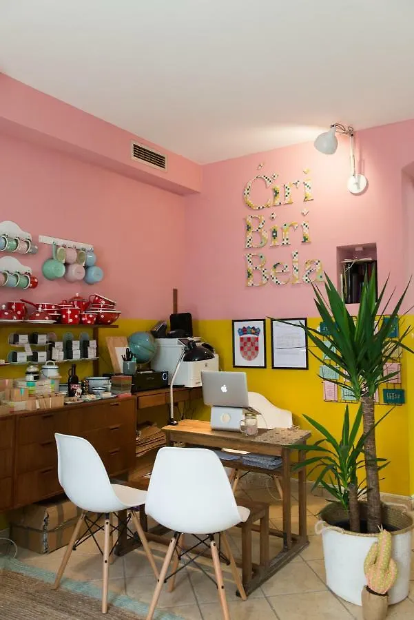 Ciri Biri Bela Boutique Hostel Split